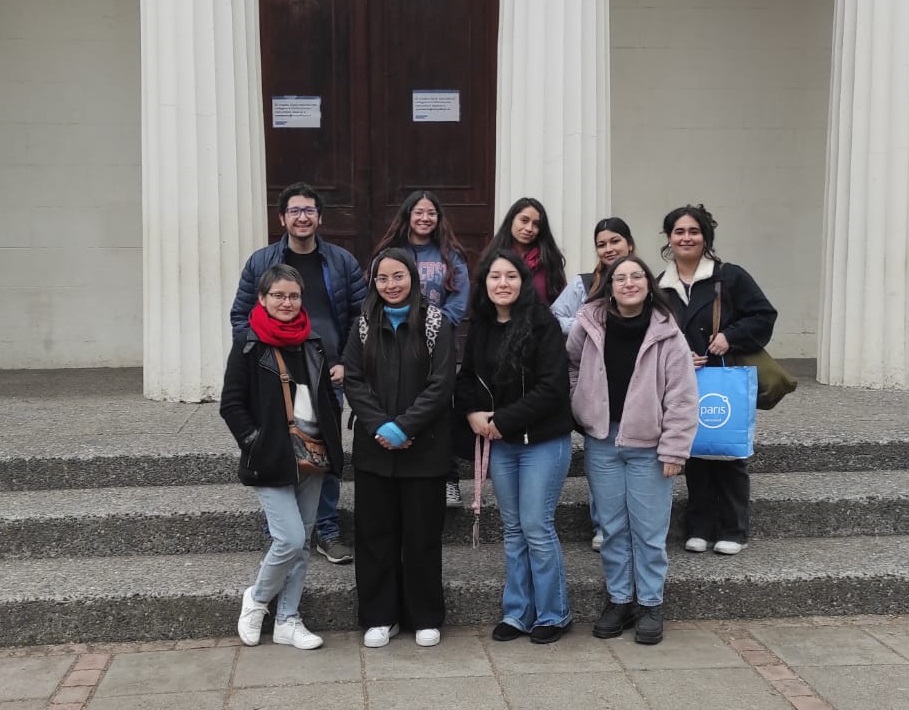 Estudiantes de cuarto año de Pedagogía en Educación General Básica ...